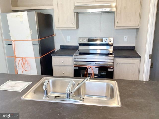 7 DEANNE CIR, Ephrata, PA 17522