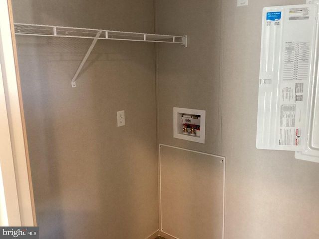 7 DEANNE CIR, Ephrata, PA 17522