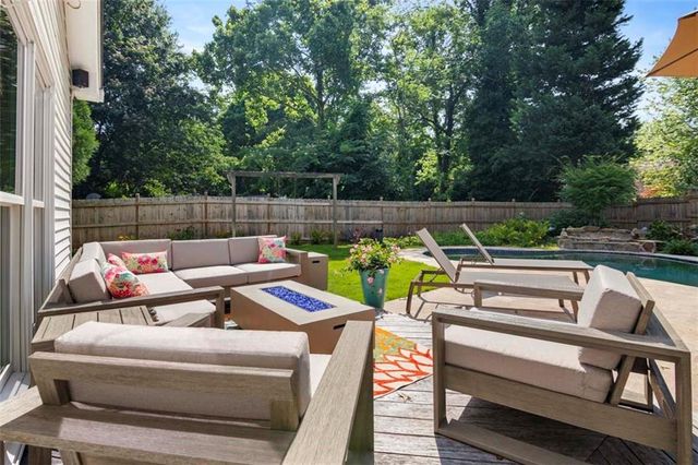 1213 Club Walk NE Drive, Brookhaven, GA 30319