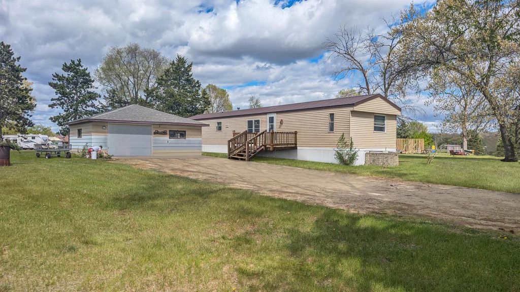 W5893 OXBOW TRAIL, Princeton, WI 54968