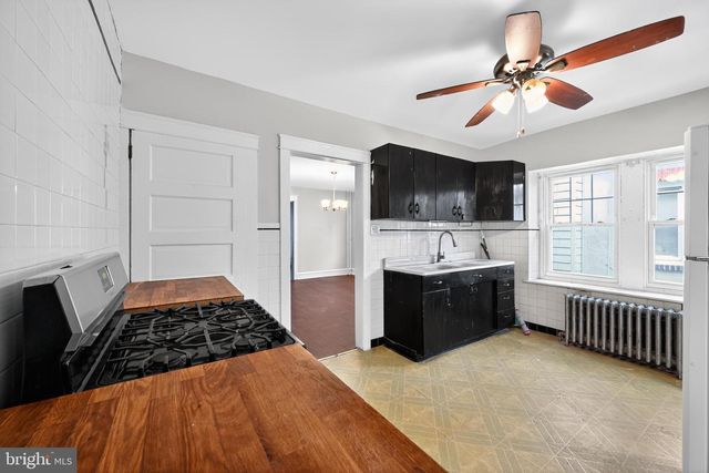 29 E FREEDLEY ST, Norristown, PA 19401