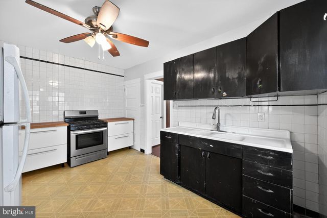 29 E FREEDLEY ST, Norristown, PA 19401