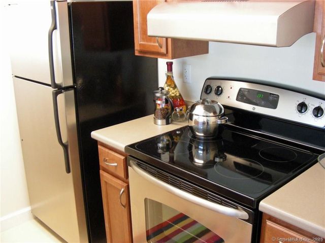 1 Birch Drive G1, Stamford, CT 06902