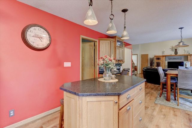 9204 Oakridge Place, Johnston, IA 50131