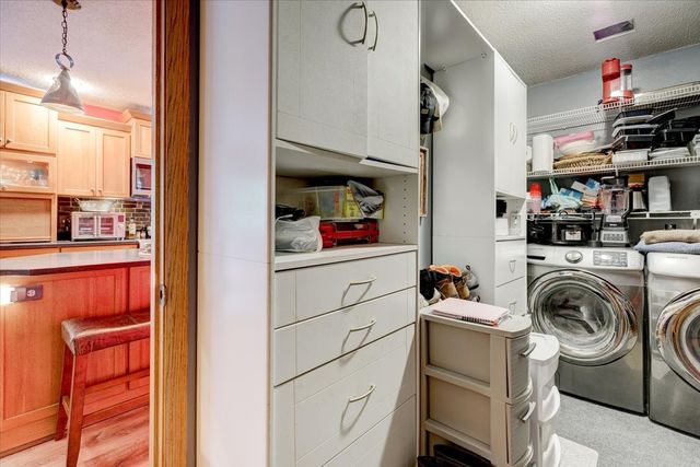 9204 Oakridge Place, Johnston, IA 50131