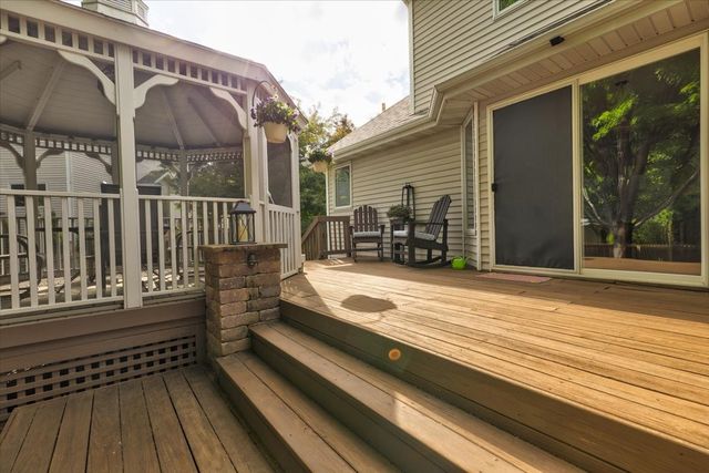 9204 Oakridge Place, Johnston, IA 50131