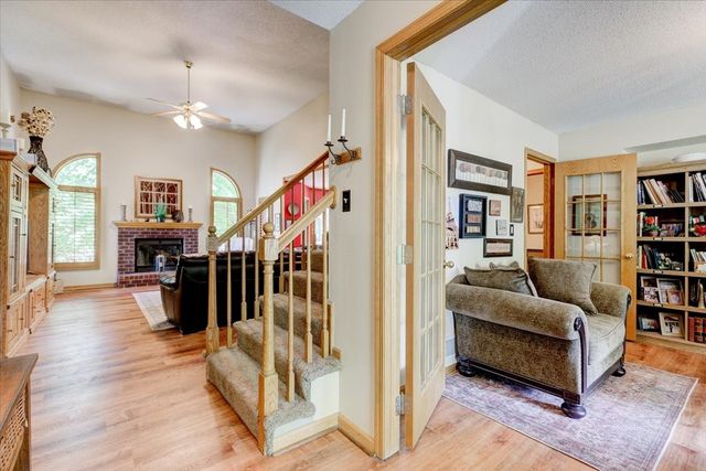 9204 Oakridge Place, Johnston, IA 50131