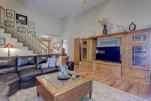 9204 Oakridge Place, Johnston, IA 50131
