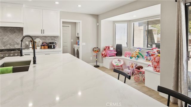 8755 Lassen Ave, Hesperia, CA 92345