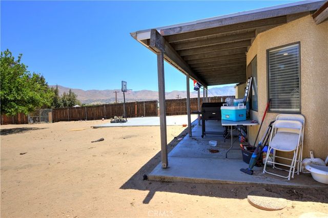 8755 Lassen Ave, Hesperia, CA 92345
