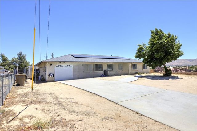 8755 Lassen Ave, Hesperia, CA 92345