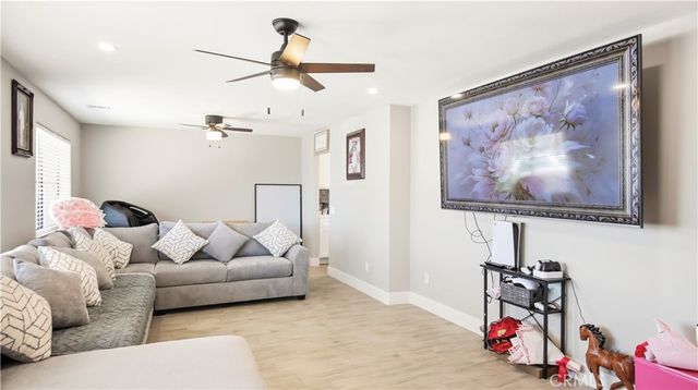 8755 Lassen Ave, Hesperia, CA 92345