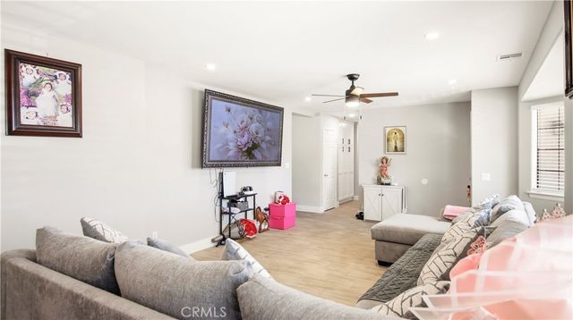8755 Lassen Ave, Hesperia, CA 92345