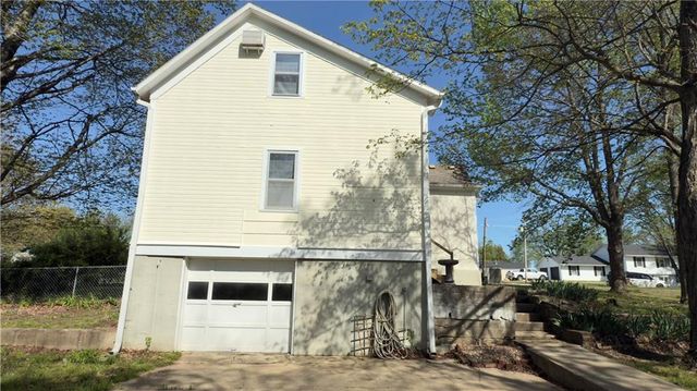 628 S Clay Street, Nevada, MO 64772