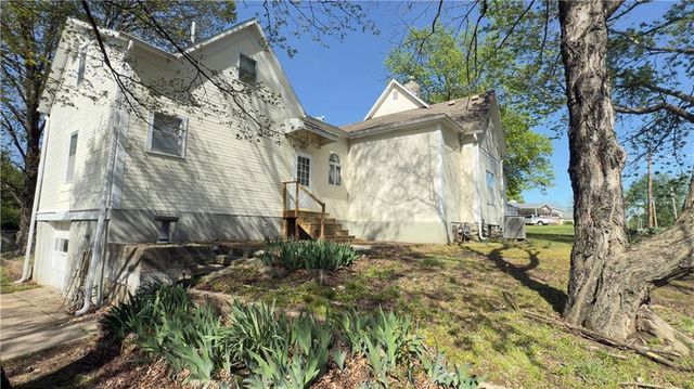 628 S Clay Street, Nevada, MO 64772