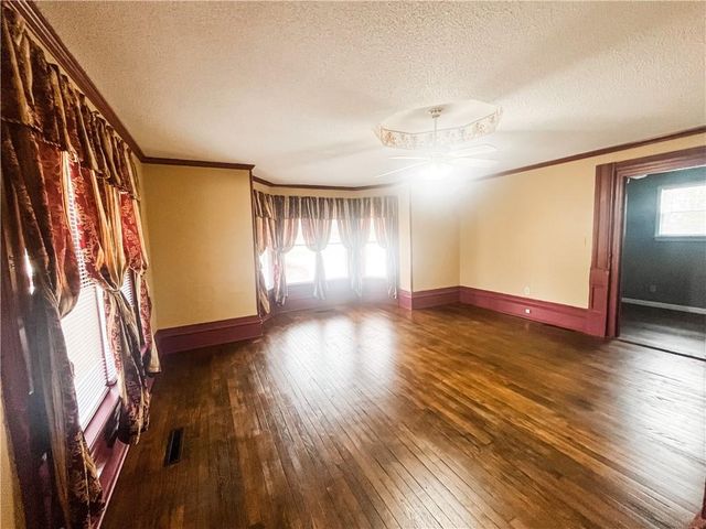 628 S Clay Street, Nevada, MO 64772