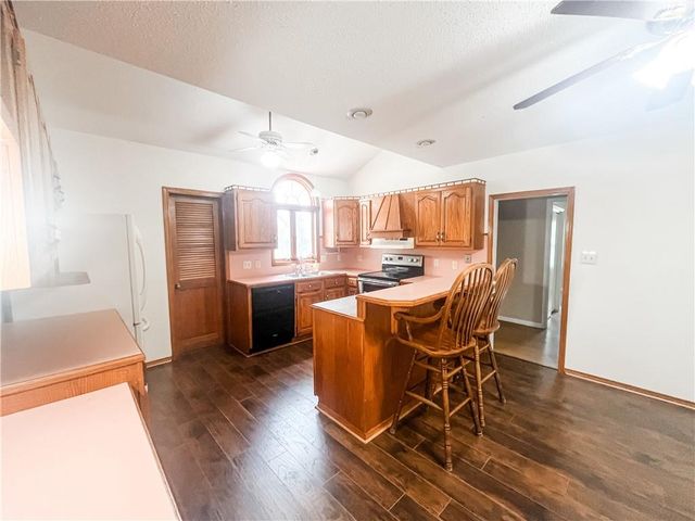 628 S Clay Street, Nevada, MO 64772