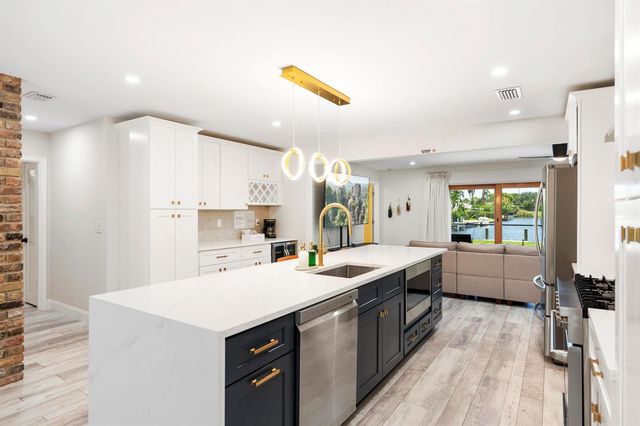 8416 Pine Tree Lane, Lake Clarke Shores, FL 33406