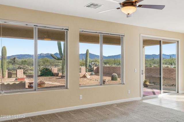 600 N Alexis Loop, Green Valley, AZ 85614