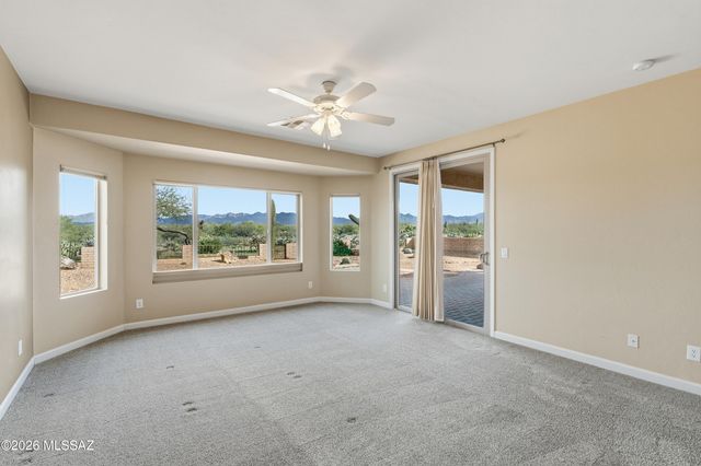 600 N Alexis Loop, Green Valley, AZ 85614