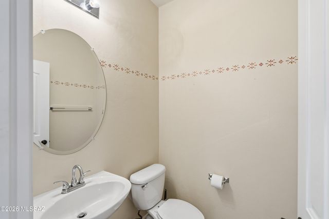 600 N Alexis Loop, Green Valley, AZ 85614