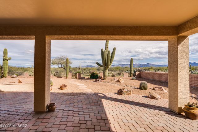 600 N Alexis Loop, Green Valley, AZ 85614