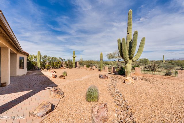 600 N Alexis Loop, Green Valley, AZ 85614