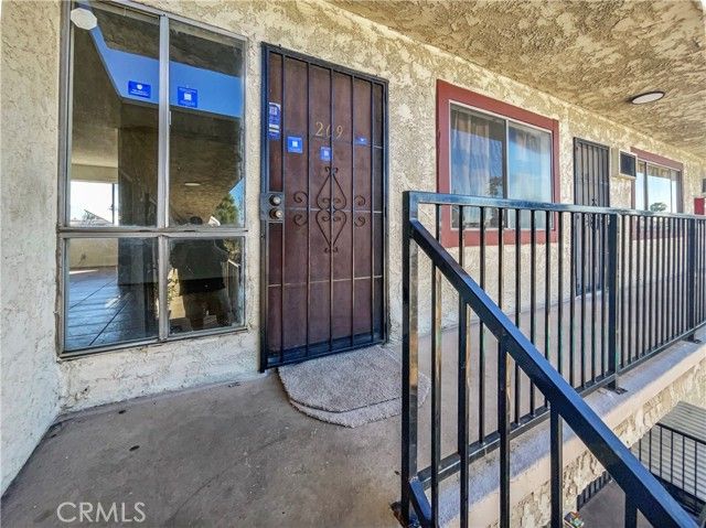 8800 Cedros Avenue 209, Panorama City (los Angeles), CA 91402