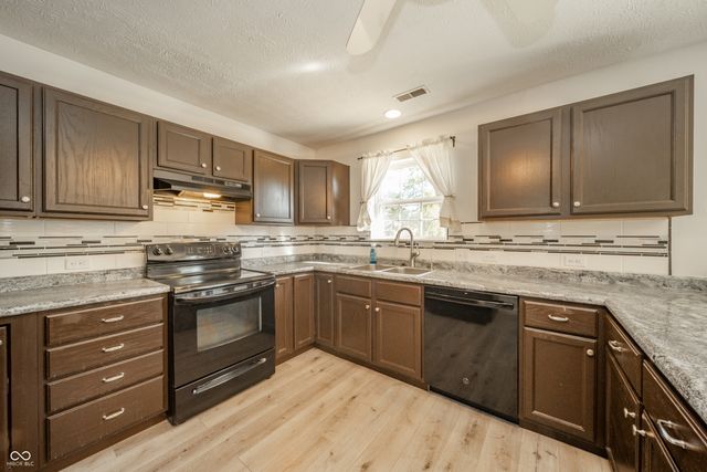 5777 Skipton Court, Noblesville, IN 46062