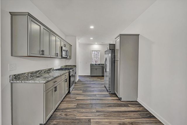 103 Bluff CT, Moneta, VA 24121