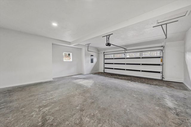 103 Bluff CT, Moneta, VA 24121