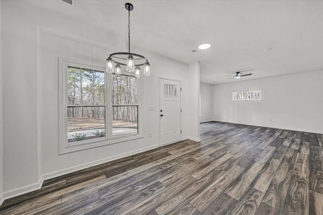 103 Bluff CT, Moneta, VA 24121