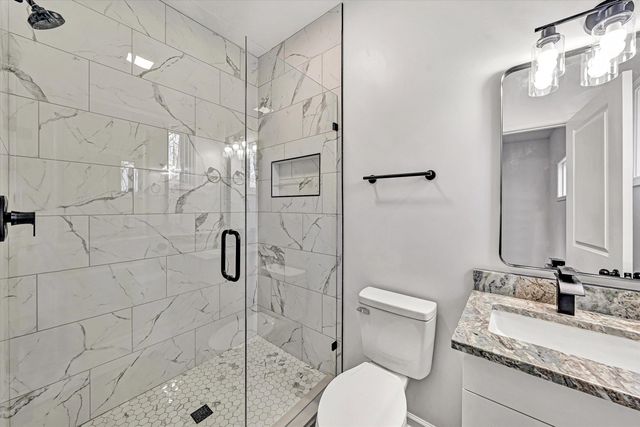 103 Bluff CT, Moneta, VA 24121