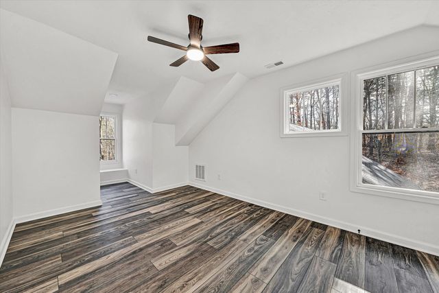 103 Bluff CT, Moneta, VA 24121