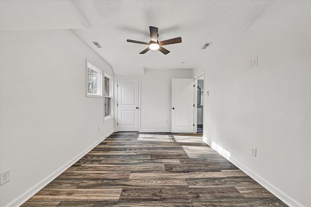 103 Bluff CT, Moneta, VA 24121