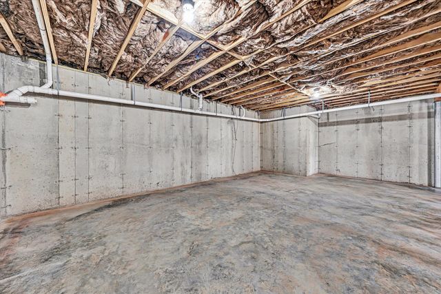 103 Bluff CT, Moneta, VA 24121