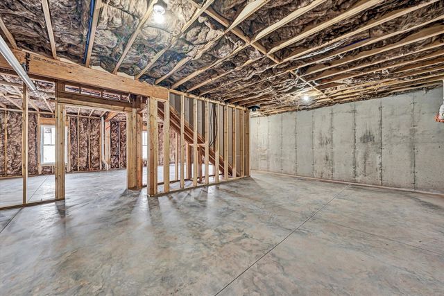 103 Bluff CT, Moneta, VA 24121