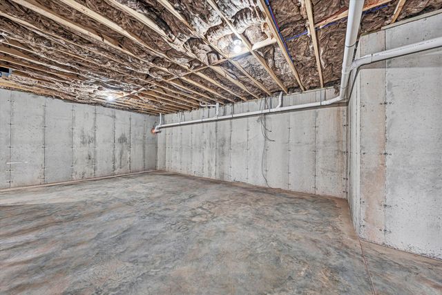 103 Bluff CT, Moneta, VA 24121