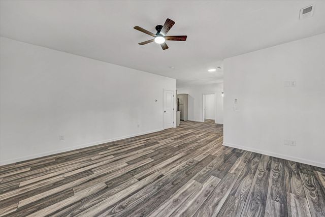 103 Bluff CT, Moneta, VA 24121