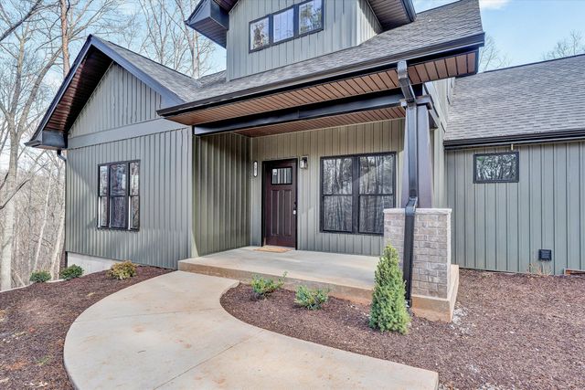 103 Bluff CT, Moneta, VA 24121