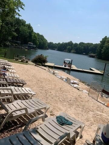 103 Bluff CT, Moneta, VA 24121