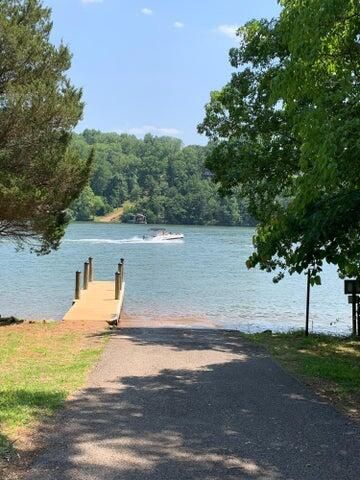 103 Bluff CT, Moneta, VA 24121