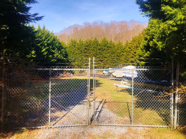 103 Bluff CT, Moneta, VA 24121