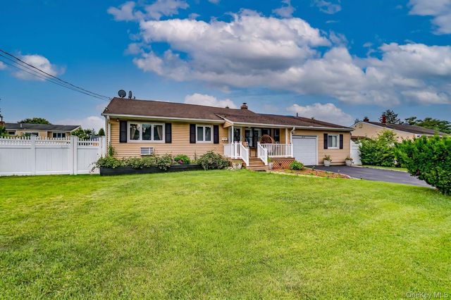 22 Dollard Drive, North Babylon, NY 11703