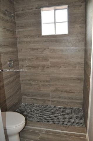 8306 Santa Monica Ave, Tamarac, FL 33321