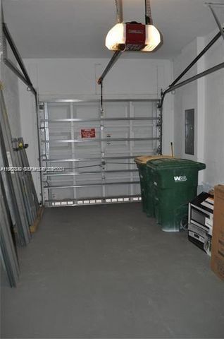 8306 Santa Monica Ave, Tamarac, FL 33321