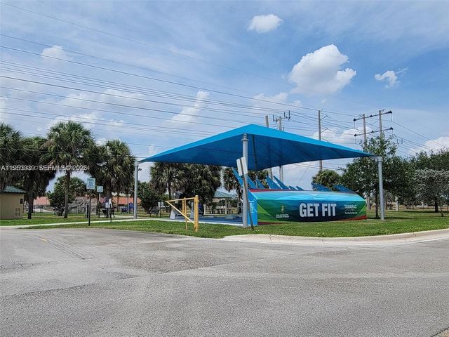 8306 Santa Monica Ave, Tamarac, FL 33321