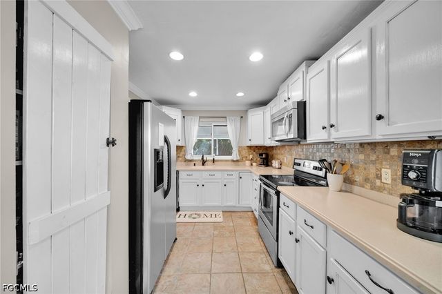 873 Hofstra DR, Fort Myers, FL 33919