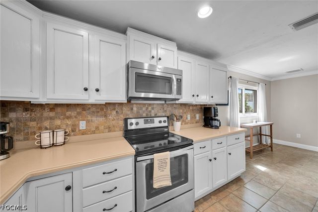 873 Hofstra DR, Fort Myers, FL 33919