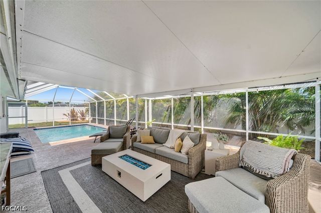 873 Hofstra DR, Fort Myers, FL 33919